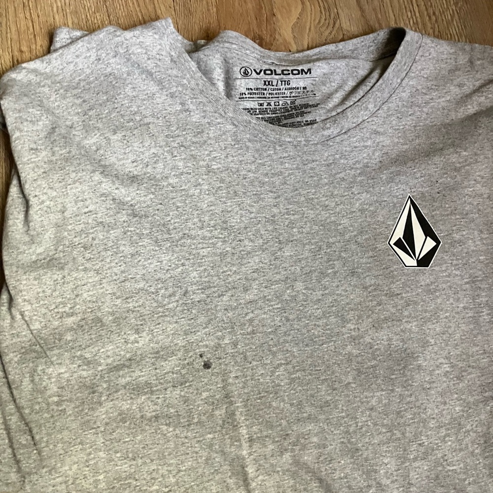 Volcome shirt